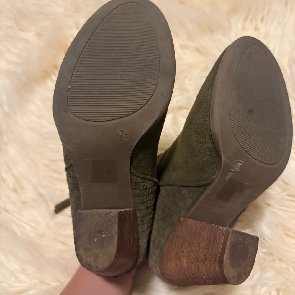 Sole Society Green Booties Size 7.5